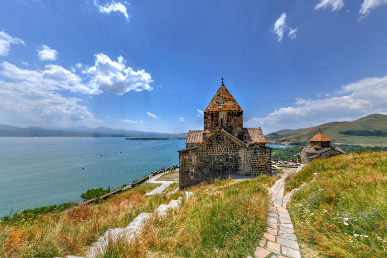 From Tbilisi: Armenia Day Trip with Yerevan & Cascade