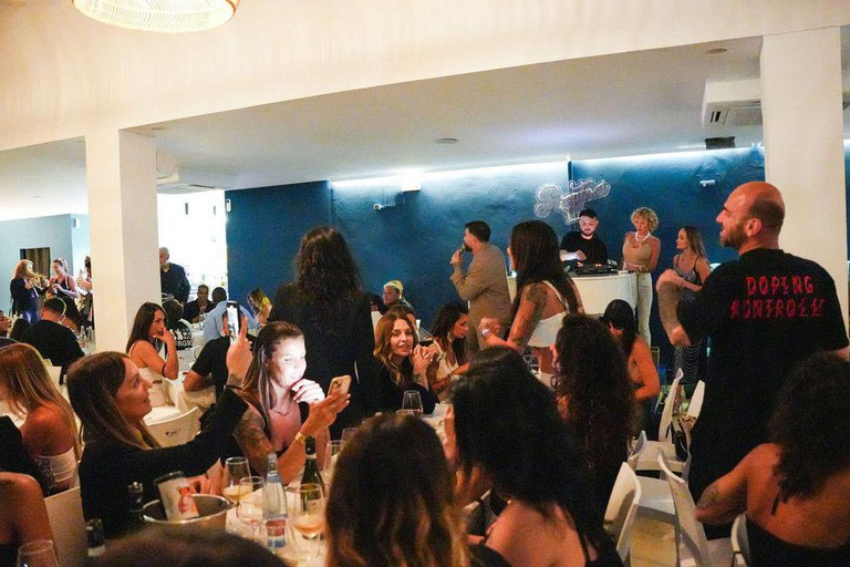 Ibiza: Dinner with Live Show & DJ at an Italian Restaurant and Nightclub Ibiza: Dinner, Live Show & DJ at Italian Restaurant and Nightclub