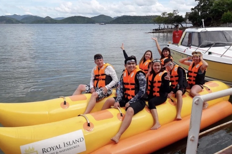 Balade en bateau banane et expérience de kayak en eau claire à Coron PalawanPromenade en bateau banane à Coron Palawan