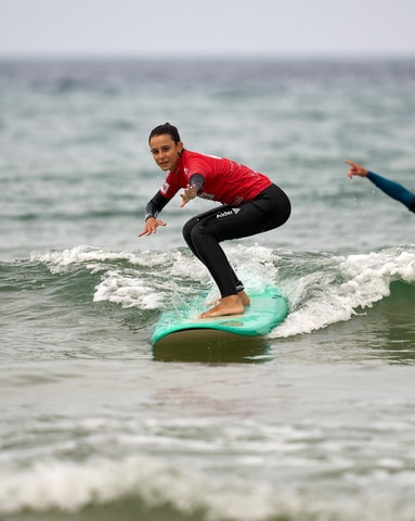 Lisbon: Costa de Caparica Small-Group Surf Experience