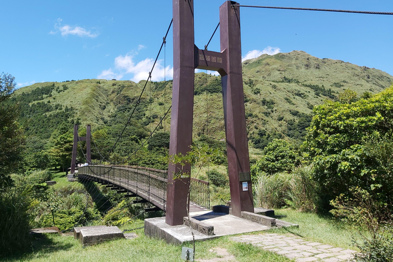 Taipei: Yangmingshan National Park Hiking Day Tour Challenging Route: Mt. Qixing Trail