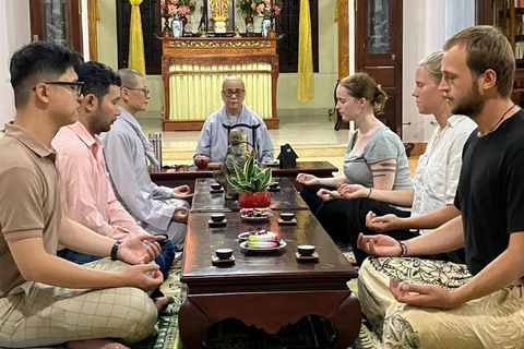 Ritiro a Hue: Tè e meditazione con pasto vegetarianoHue: Tè e meditazione in ritiro