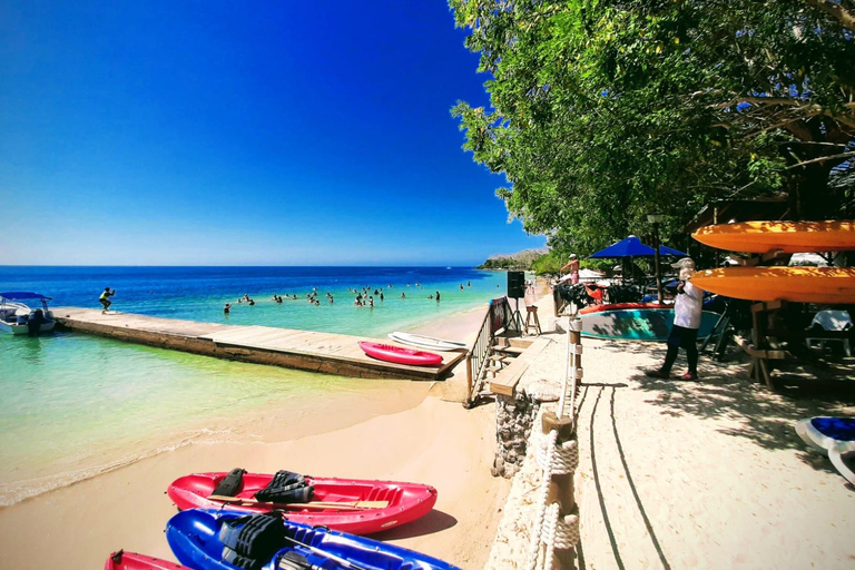 Islas Del Rosario, VIP Tour with Open Bar at Hotel Isla del Encanto