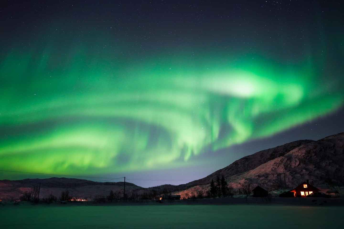 Tromsø: Small-Group Adventurous Northern Lights Hunt