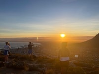 Sonnenuntergang oder Sonnenaufgang Wanderung am Löwenkopf, Kapstadt - Housity