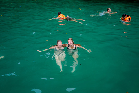 Phi Phi: Um dia de lancha rápida para Maya Bay com snorkelingPhi Phi: Lancha rápida de um dia para Maya Bay com mergulho com snorkel