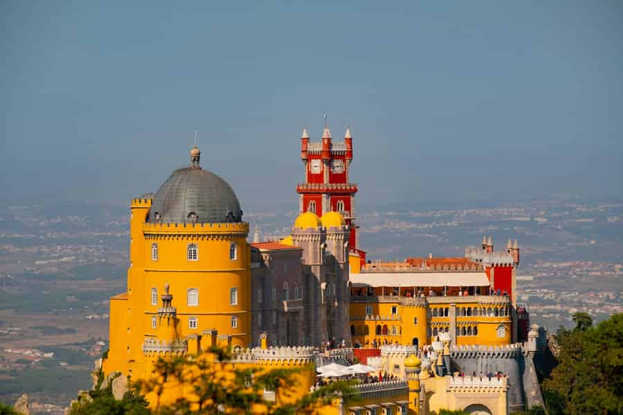 Ab Lissabon: Sintra-Halbtagestour mit Tickets für den Pena-Palast. Foto: GetYourGuide Ab Lissabon: Sintra-Halbtagestour mit Tickets für den Pena-Palast. Foto: GetYourGuide