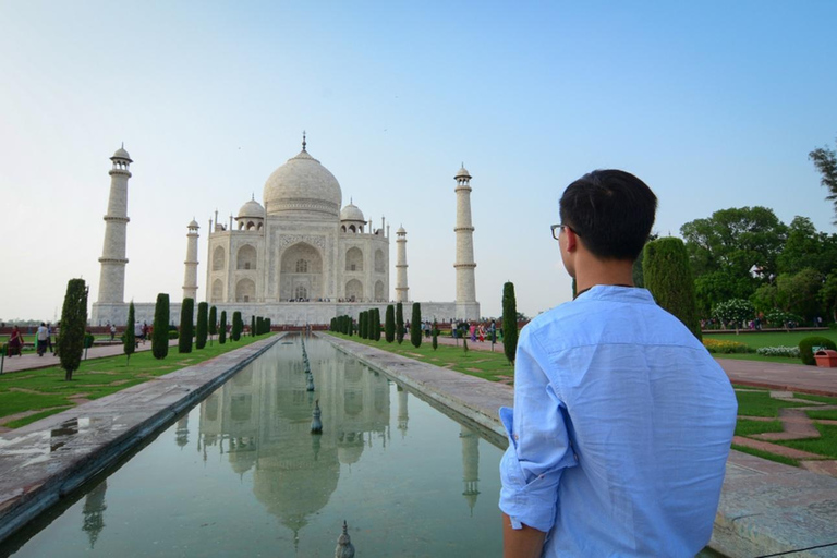 From Delhi: Taj Mahal Day Tour with 5 Star Hotel Lunch From Delhi: Tour with Driver, Guide, Entry Tickets & 5* Meal