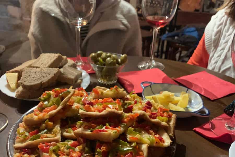 Private Tour: Wein und Tapas, das echte Mallorca erleben