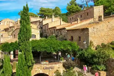 From Barcelona: Tossa de Mar Half-Day Tour