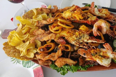 Seafood Gastronomic Tour to the Floating Restaurant of Puntarenas by boat