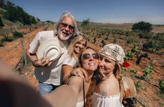 Valencia: 99,6 % Sonnenfinsternis, Wein-Abendessen in den Weinbergen