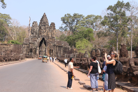 Utforska Angkor Wat Angkor Thom Bayon och Ta Prohm