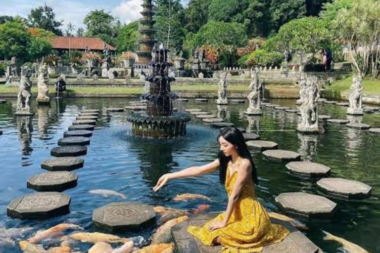 Bali: Lempuyang Temple, Tirta Gangga and Pura Besakih Trip Gate of heaven group tour with entrance fee (No lunch)