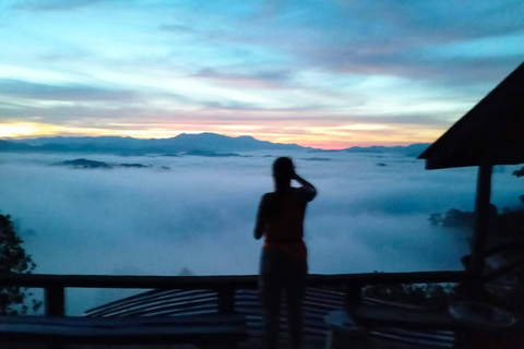 Khao Lak: Mare di nebbia sulla collina e alba a Khao Khai Nui