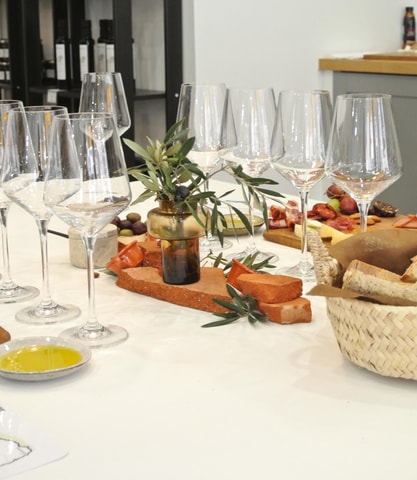 Faro: Wine Tasting with 4 Curated Algarve Wines & Pairings