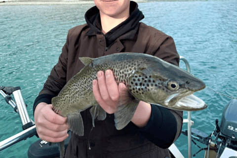 Queenstown: Shared Fishing Charter Experience Queenstown: 2-Hour Shared Fishing Charter Experience