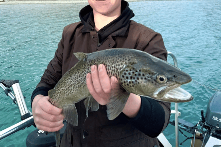 Queenstown: Shared Fishing Charter Experience Queenstown: 2-Hour Shared Fishing Charter Experience