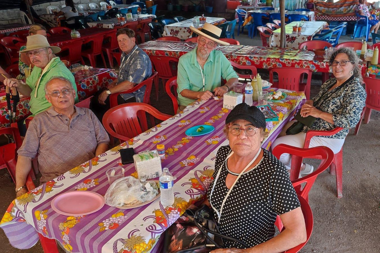 Huatulco: Mexico City Guided Taco Tasting Tour with Drinks