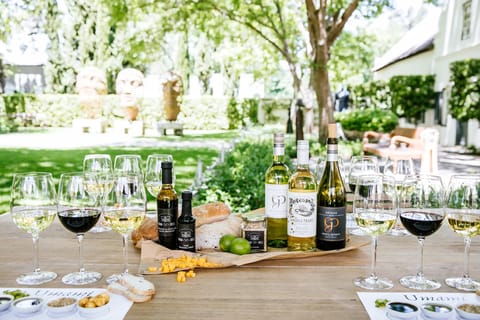Cape Winelands: Franschhoek & Stellenbosch Wine Tour