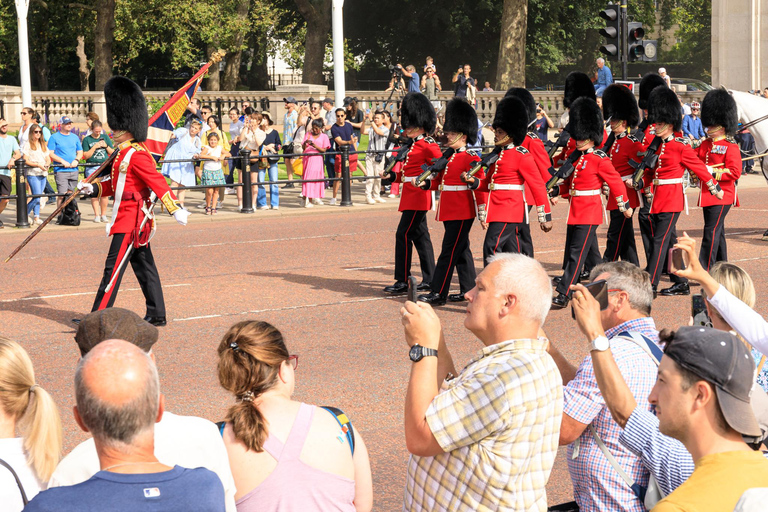 London: Big Ben, Churchill War Rooms & Buck'ham Palace Tour