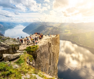 From Stavanger: Pulpit Rock Guided Hike with Pickup