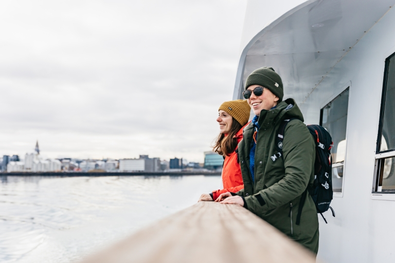 Reykjavík: Whale Watching an Bord einer LuxusyachtWhale Watching an Bord einer Yacht mit Hotelabholung