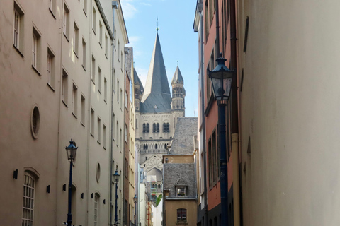 كولونيا: جولة سيرًا على الأقدام لمشاهدة كرة القدم والكرنفال