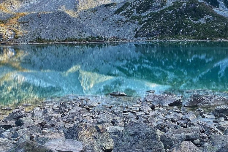 Depuis Vancouver : Excursion d&#039;une journée aux lacs Joffre/ Randonnée pédestreExcursion d&#039;une journée aux lacs Joffre/ Randonnée