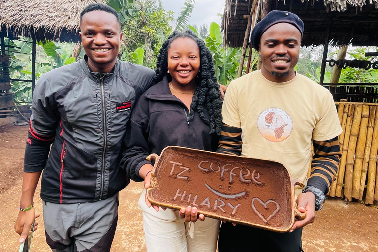 Arusha/Moshi: Cachoeira Materuni, Tour do Café e TermasSÓ CASCATAS DE MATERUNI + PASSEIO DE MOTORINA COM CAFÉ