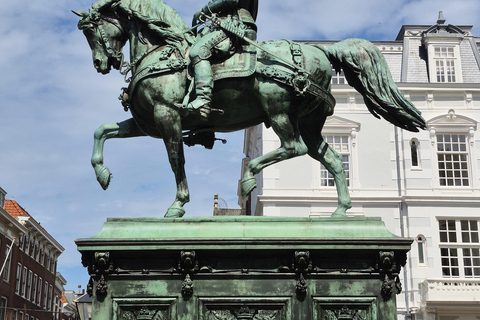 The Hague Private Walking Tour: Politics & Royal Heritage