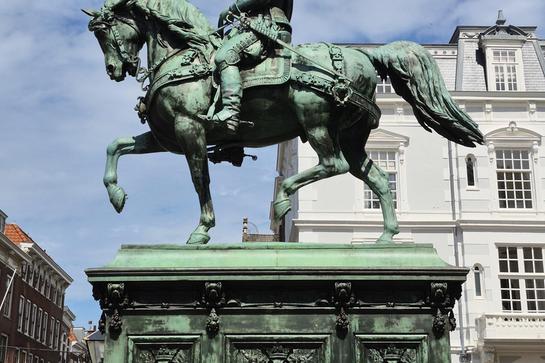 The Hague Private Walking Tour: Politics & Royal Heritage