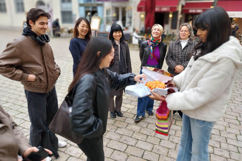 Paris: 2-Hour Express Food Tour with 4 Tastings & Fine Wine