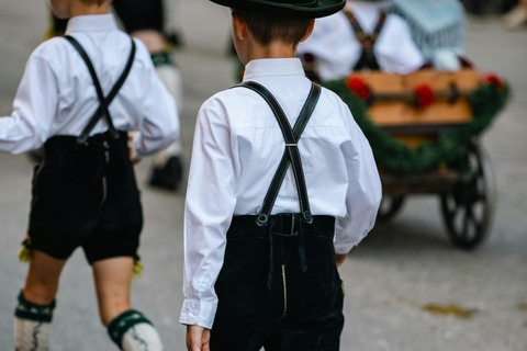 Munich: Oktoberfest Walking Tour with Local Peter incl. Tent and lunch 7P Munich: Secrets, Traditions, Centuries. Peter's Oktoberfest Guided Tour