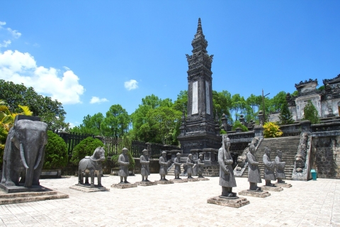 Hue: visite guidée privée des tombes royales et de la pagode Thien Mu