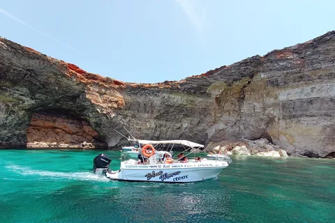 Mellieha: 13:00 Lancha rápida nas grutas de Comino 2h Lagoa Azul