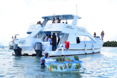 Fiesta en barco catamarán trinidad| snorkel| playa privada