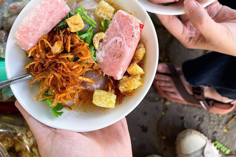 Hue: Night Street Food Tour by Cyclo with a Local Guide