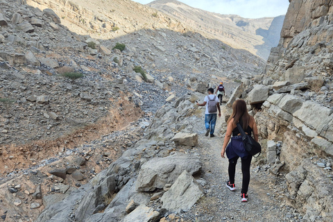 Dubaï : randonnée modérée sur le sentier de l&#039;oasis cachée de Jebel JaisDubaï : Randonnée modérée sur le sentier de l&#039;oasis cachée de Jebel Jais