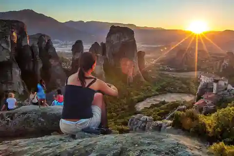 Atene: Tour di 2 giorni di Meteora in spagnolo con guida e hotel