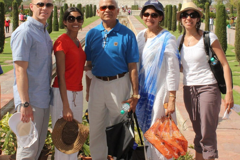 Da Delhi: tour privato all'alba del Taj Mahal e del Forte di AgraDa Agra: solo auto privata, autista e guida