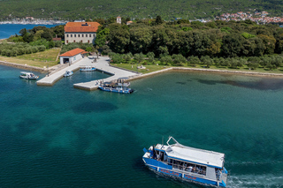 Punat: Bootstour zur Insel Košljun, Wassertaxi Punat–Košljun
