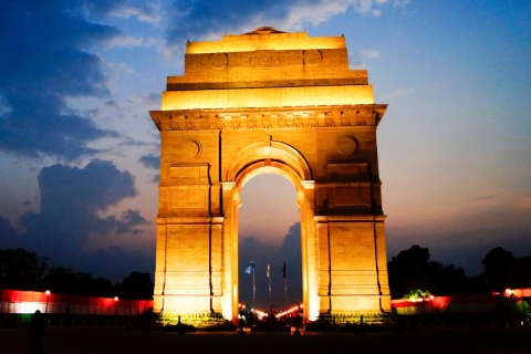 Delhi : 5 jours d'excursion privée guidée dans le Triangle d'Or avec entréeDelhi : 5 jours au Triangle d'Or avec hébergement en hôtel 5 étoiles