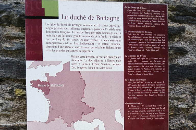 Nantes: Professional tour of the Château des ducs de Bretagne – ramparts, courtyard, moat