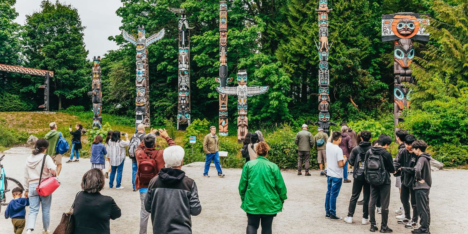 Shopping itineraries in Robson St in February (updated in 2024) 