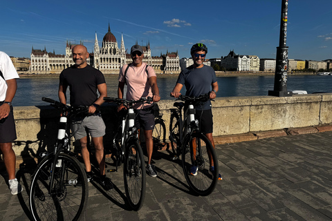 Budapest: Complete E-Bike Tour of Buda & Pest Highlights