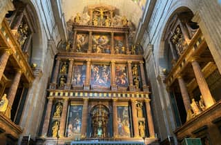 VIP: Besichtigung des Klosters El Escorial und des Tals der Gefallenen mit Transfers