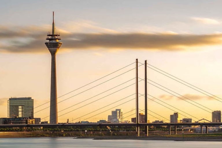 Deutschland: Zugfahrt von Köln nach Düsseldorf