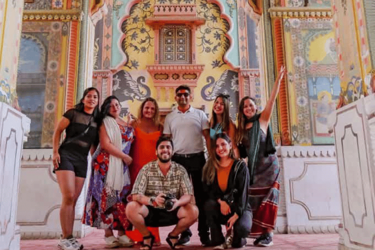 From Delhi: 2 Days Jaipur Sightseeing Tour By Car