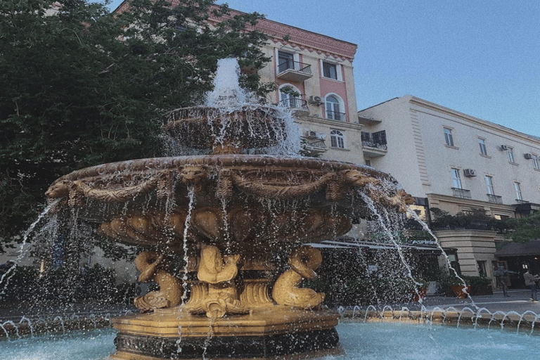 Bakou : La rue Nizami et la place de la fontaine : visite guidée à pied